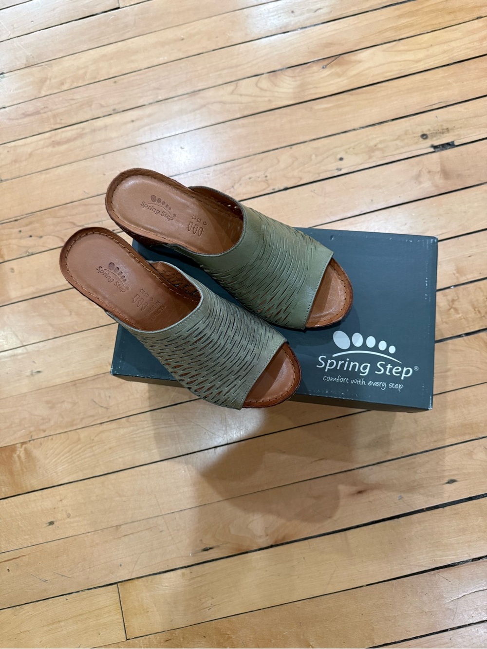 Olive Wedge - Picture 2 of 6